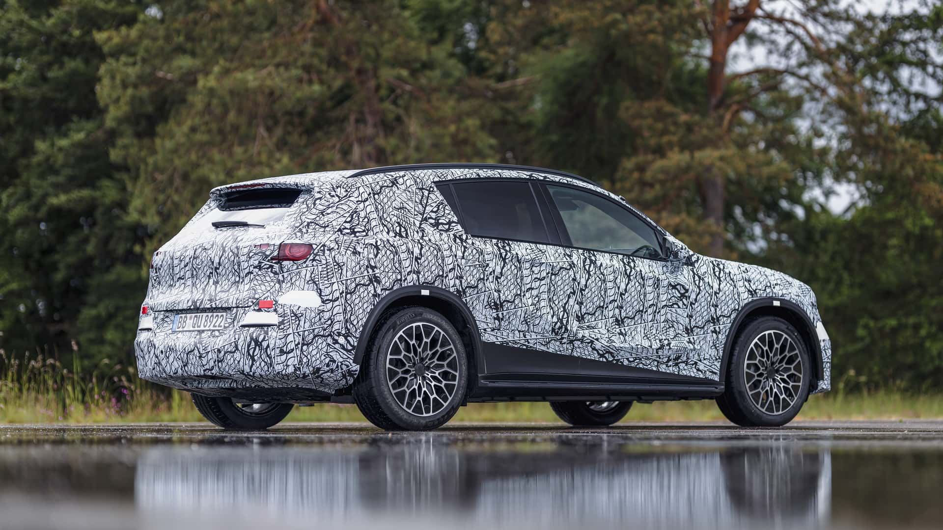 2026-mercedes-benz-glc-ev-2